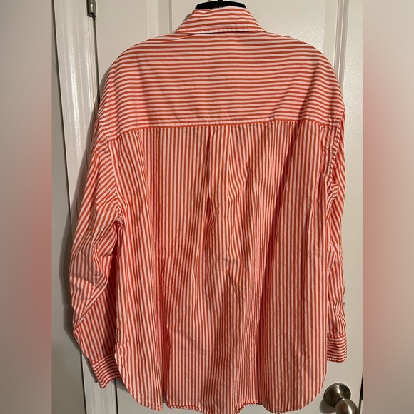 Oversized Button up - Picture 3 of 4